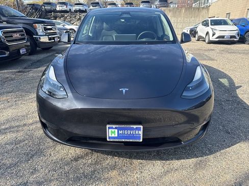 Used 2024 Tesla Model Y Long Range AWD/4WD image 10