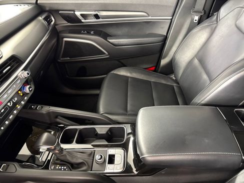 Used 2022 Kia Telluride S image 21