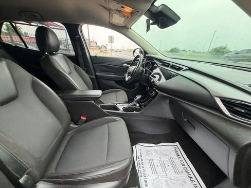 Used 2022 Buick Encore GX Select FWD image 17