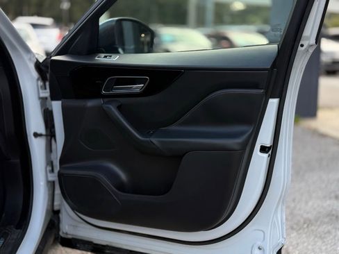 Used 2019 Jaguar F-PACE Prestige image 13
