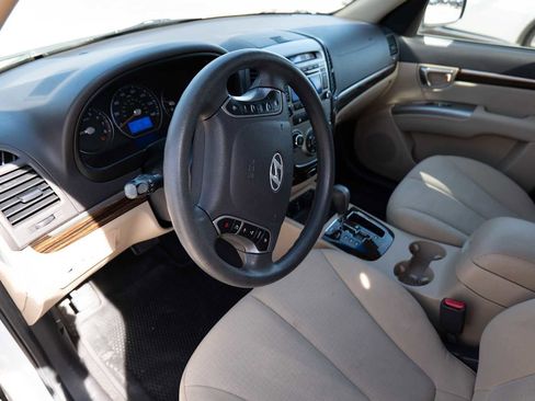Used 2012 Hyundai Santa Fe GLS image 9