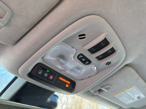 Used 2022 Chevrolet Bolt EUV Premier w/ Sun & Sound Package image 31