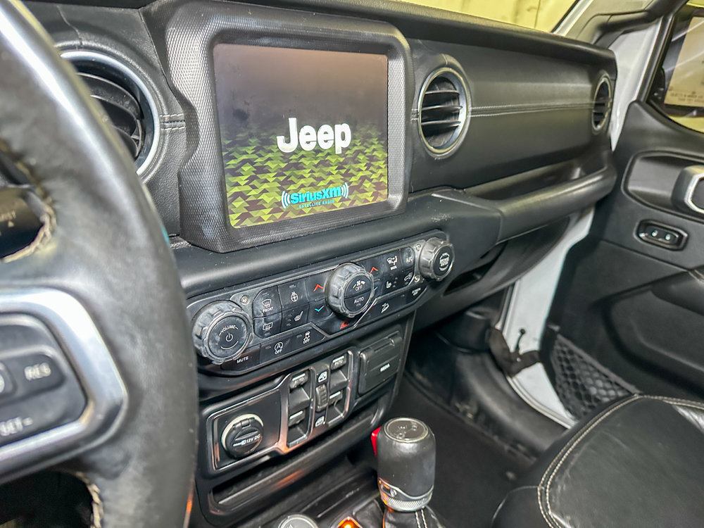 Used 2019 Jeep Wrangler Unlimited Sahara w/ Uconnect 4C Nav & Sound Group AWD/4WD image 34