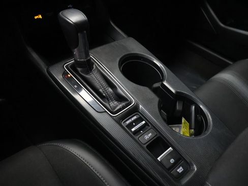 Used 2024 Honda Civic Sport image 25