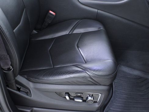 Used 2017 Cadillac Escalade Platinum image 19