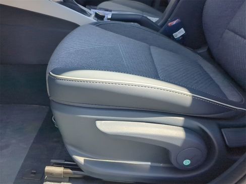 New 2025 Hyundai Venue Limited image 19