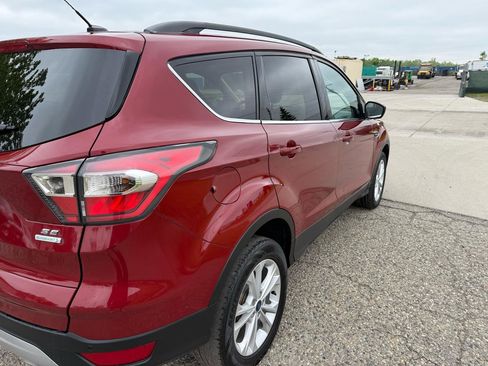 Used 2017 Ford Escape SE w/ Equipment Group 201A FWD image 5