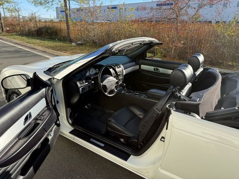 Used 2003 Ford Thunderbird image 20