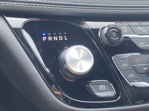 New 2026 Chrysler Pacifica Select image 24