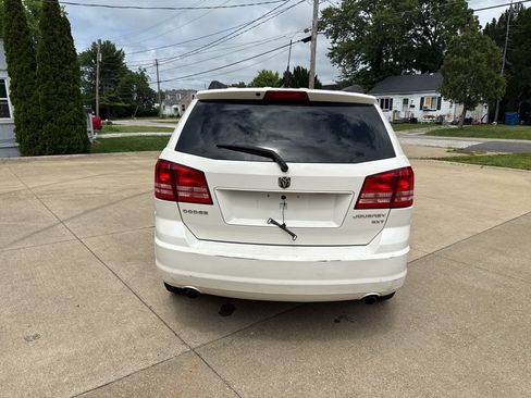 Used 2010 Dodge Journey SXT FWD image 7