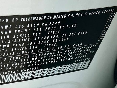Used 2023 Volkswagen Tiguan SE image 33