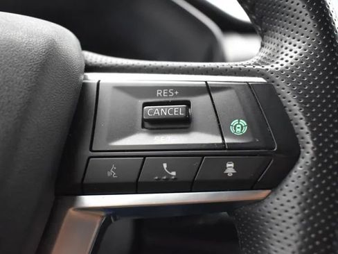 Used 2024 Mitsubishi Outlander FWD image 23