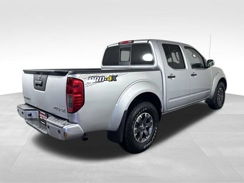 Used 2018 Nissan Frontier PRO-4X AWD/4WD image 8