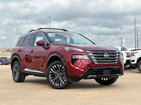 New 2026 Nissan Rogue Platinum image 2