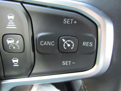 New 2026 RAM 3500 Big Horn AWD/4WD image 30