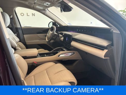 Certified 2025 Lincoln Nautilus Reserve AWD/4WD image 8