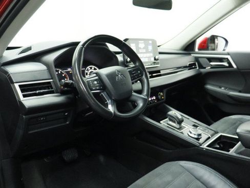 Used 2022 Mitsubishi Outlander SE FWD image 6