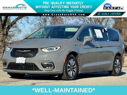 Used 2022 Chrysler Pacifica Touring-L
