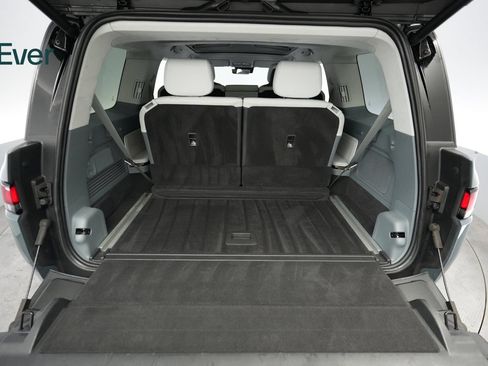 Used 2025 Rivian R1S Premium Dual AWD/4WD image 8