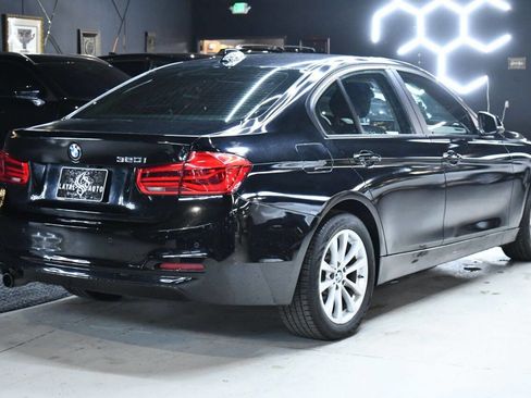 Used 2017 BMW 320i xDrive Sedan AWD/4WD image 10