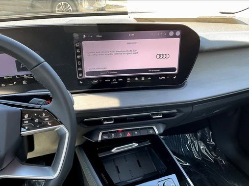 New 2026 Audi Q3 quattro 2.0T AWD/4WD image 6