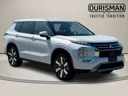 Used 2025 Mitsubishi Outlander SE