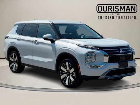 Used 2025 Mitsubishi Outlander SE AWD/4WD image 1