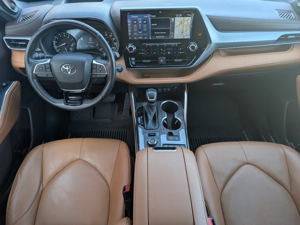 Certified 2020 Toyota Highlander Platinum AWD/4WD image 34