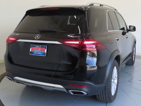 Used 2025 Mercedes-Benz GLE 350 4MATIC image 4