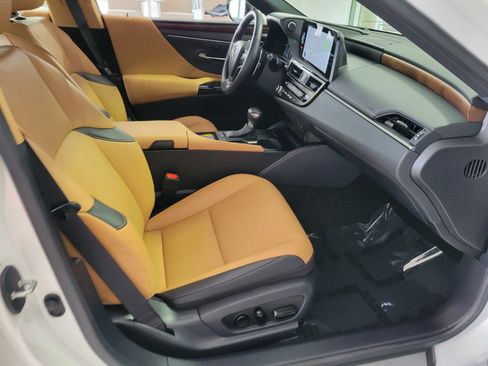 Certified 2025 Lexus ES 300h w/ Premium Package FWD image 15