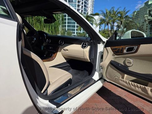 Used 2014 Mercedes-Benz SLK 250 image 27