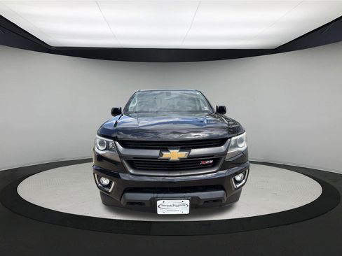 Used 2017 Chevrolet Colorado Z71 AWD/4WD image 2