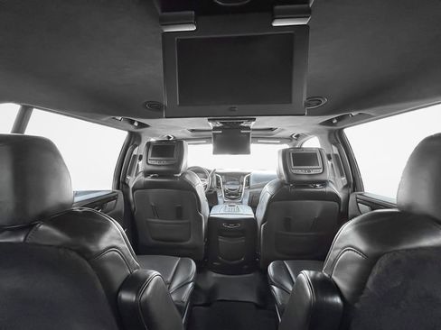 Used 2017 Cadillac Escalade ESV Platinum image 21