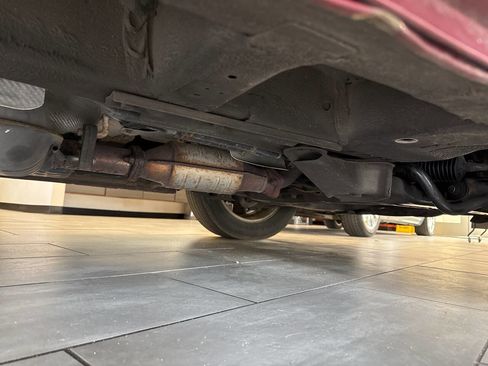 Used 2007 Hyundai Entourage GLS image 41