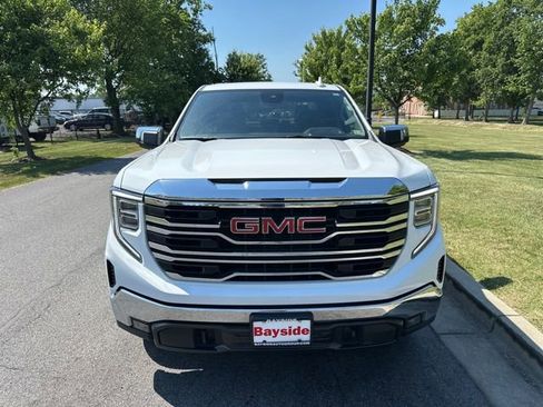 Used 2025 GMC Sierra 1500 SLT AWD/4WD image 4