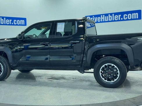 Used 2025 Toyota Tacoma TRD Off-Road image 5