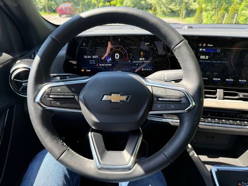 Used 2025 Chevrolet Equinox LT w/ Convenience Package II FWD image 12