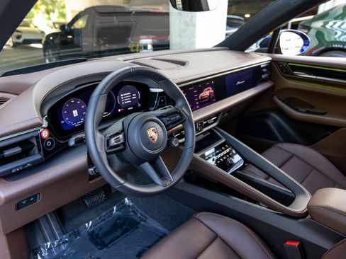 Certified 2025 Porsche Macan 4 Electric image 4