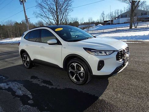 Used 2025 Ford Escape ST-Line Select w/ Class II Trailer Tow Package image 2