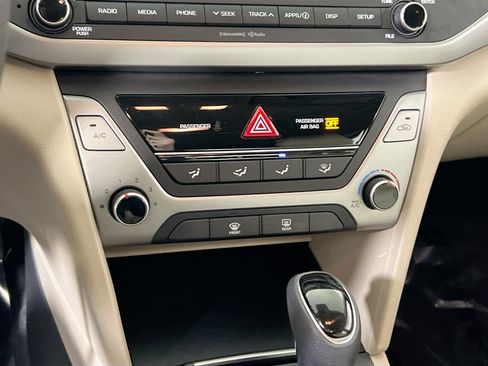 Used 2018 Hyundai Elantra SEL image 15