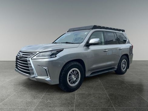 Used 2021 Lexus LX 570 4WD w/ Luxury Package image 3