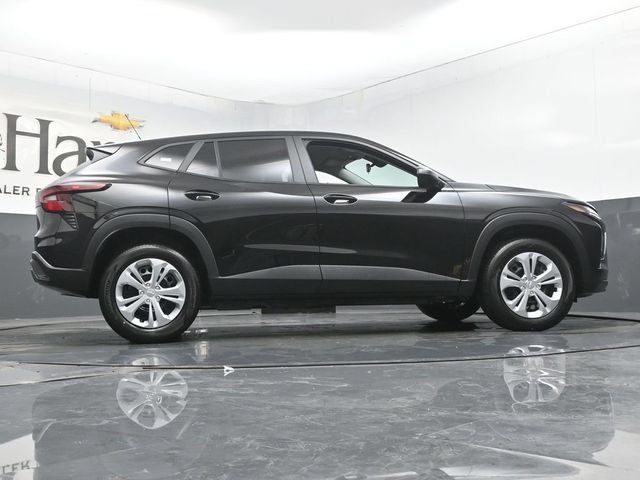 New 2026 Chevrolet Trax LS FWD image 32