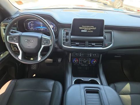 Used 2022 Chevrolet Tahoe Z71 w/ Luxury Package AWD/4WD image 8