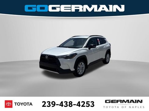 Used 2026 Toyota Corolla Cross LE FWD image 1
