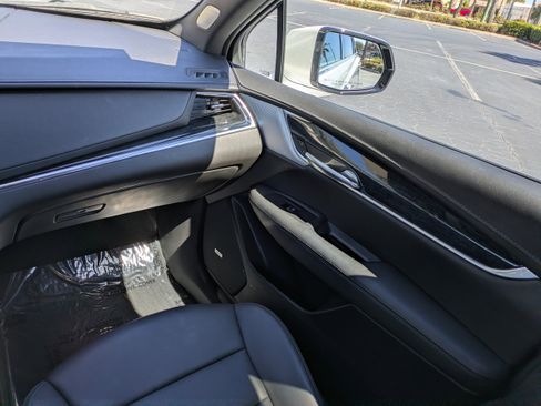 Certified 2023 Cadillac XT5 Premium Luxury w/ Technology Package image 16