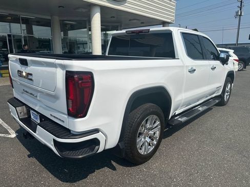 Used 2024 GMC Sierra 1500 Denali w/ Technology Package AWD/4WD image 2