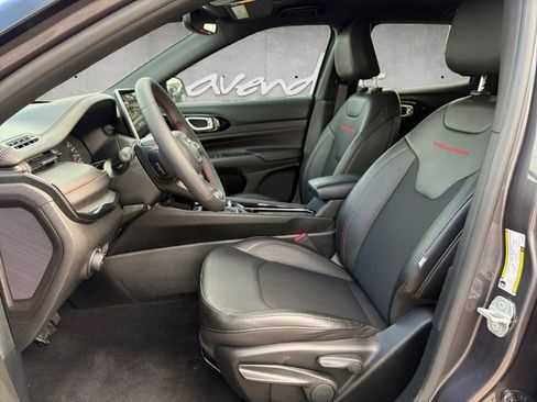 Used 2024 Jeep Compass Trailhawk image 19