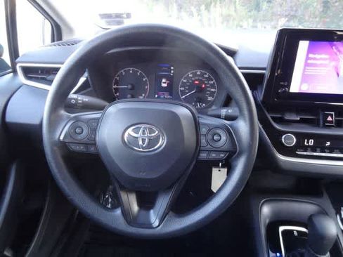 Used 2024 Toyota Corolla LE FWD image 12