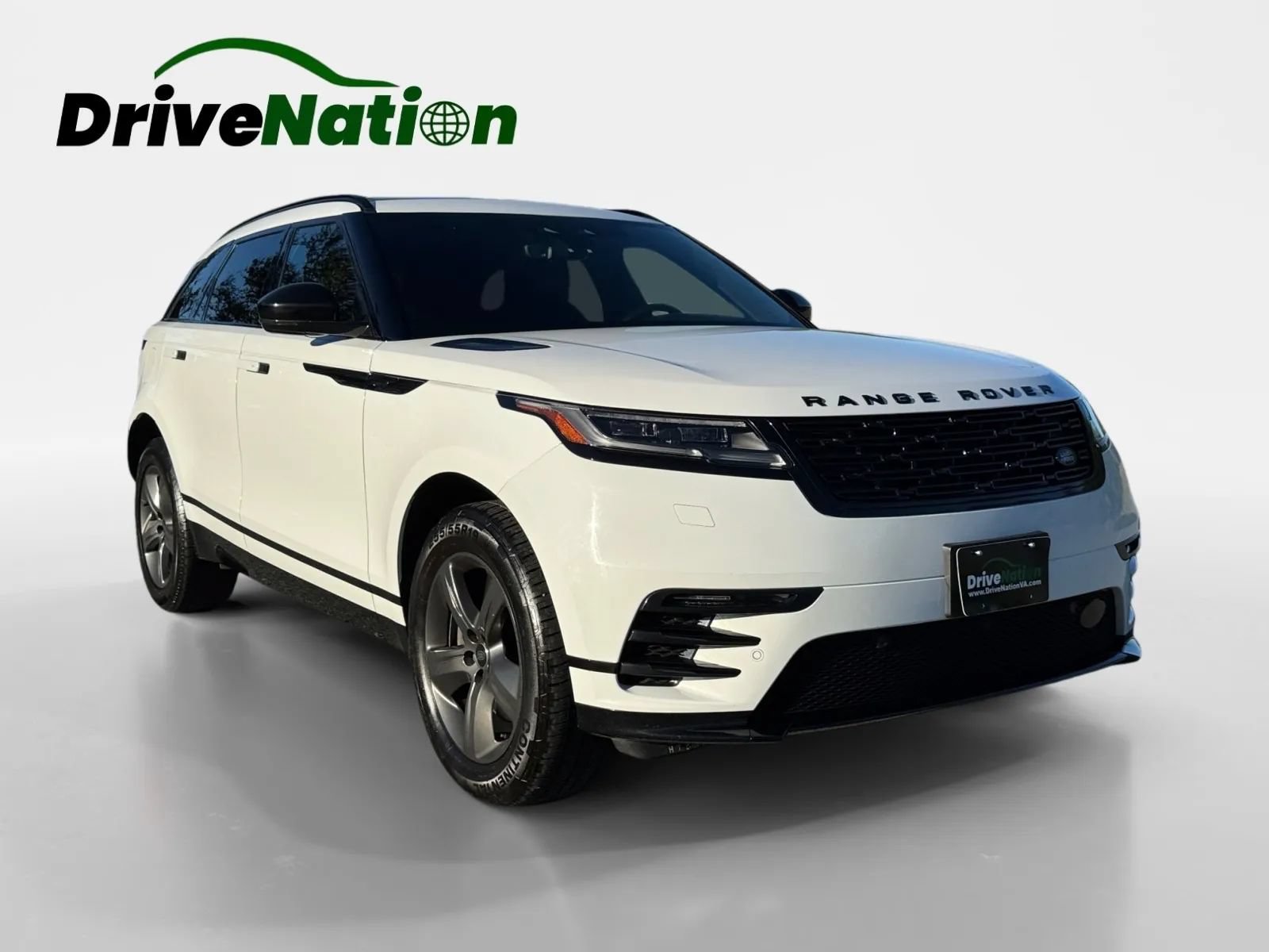 Used 2025 Land Rover Range Rover Velar Dynamic SE AWD/4WD image 3