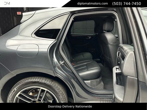 Used 2020 Porsche Macan S w/ Premium Package Plus image 21